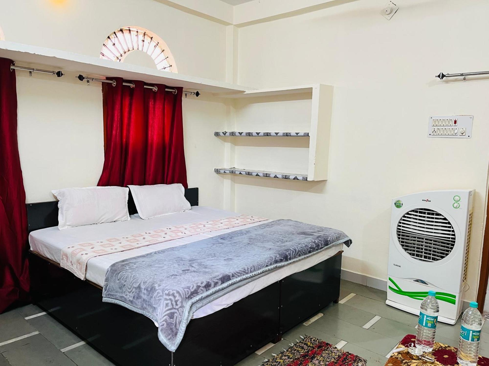 Tiwari G Home Stay Ujjain Buitenkant foto